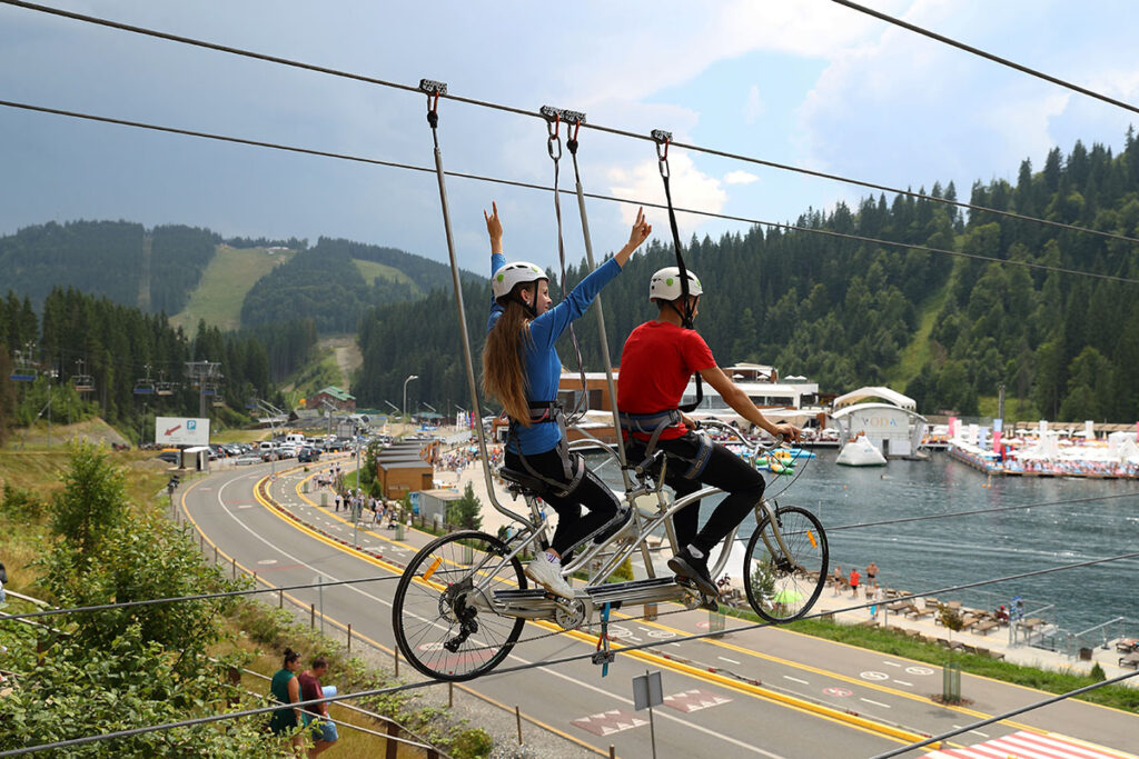 Bike Zip на велосипеді по канатній дорозі над Озером Молодості