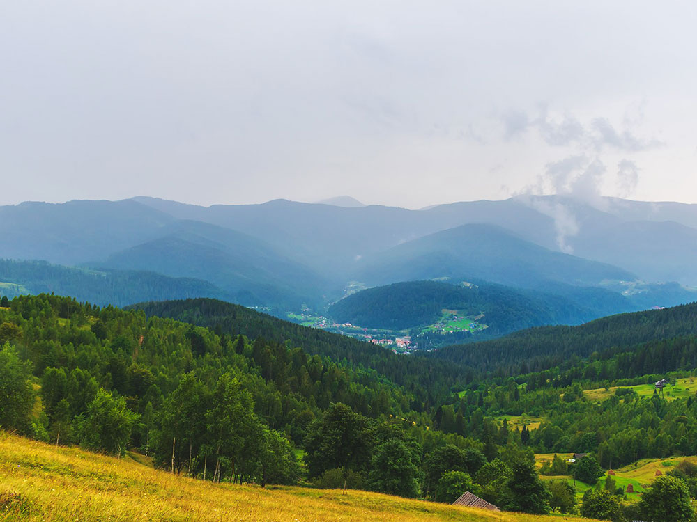 Гора Маковиця (Яремче) легкий маршрут і панорама Карпат