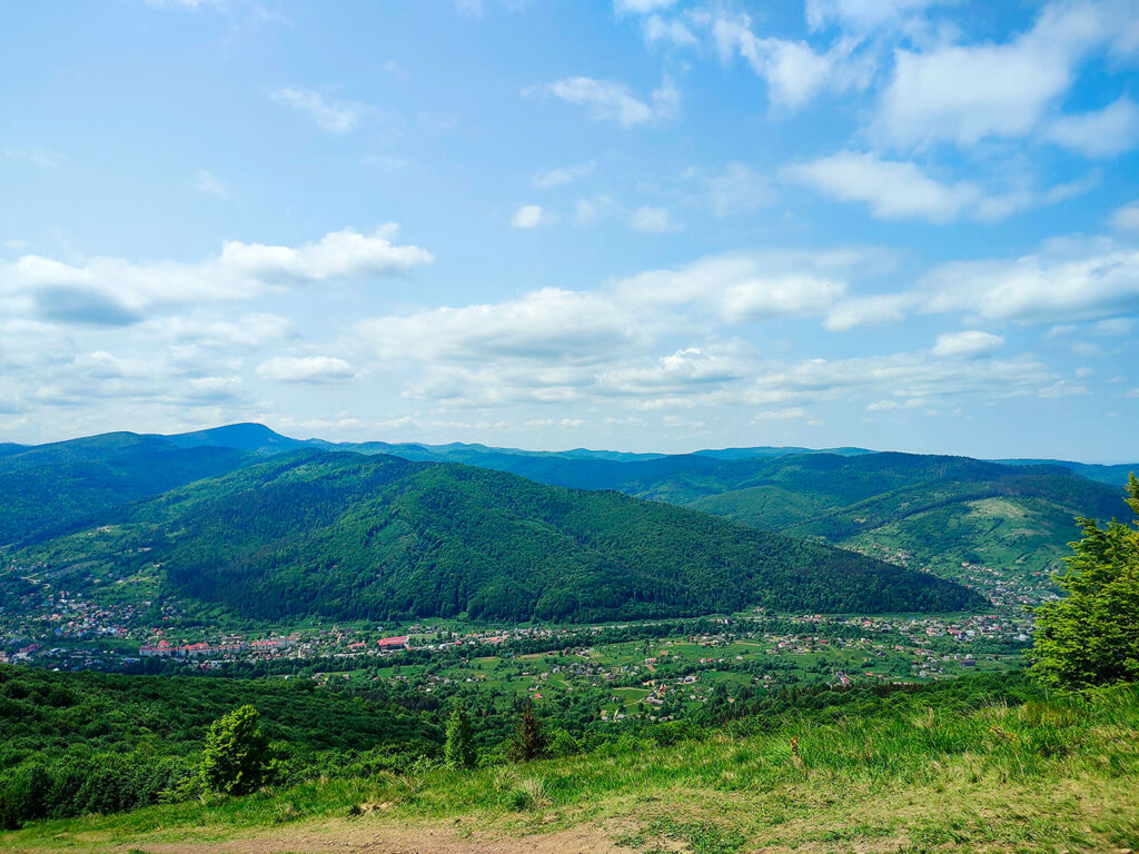 Гора Маковиця (Яремче) легкий маршрут і панорама Карпат