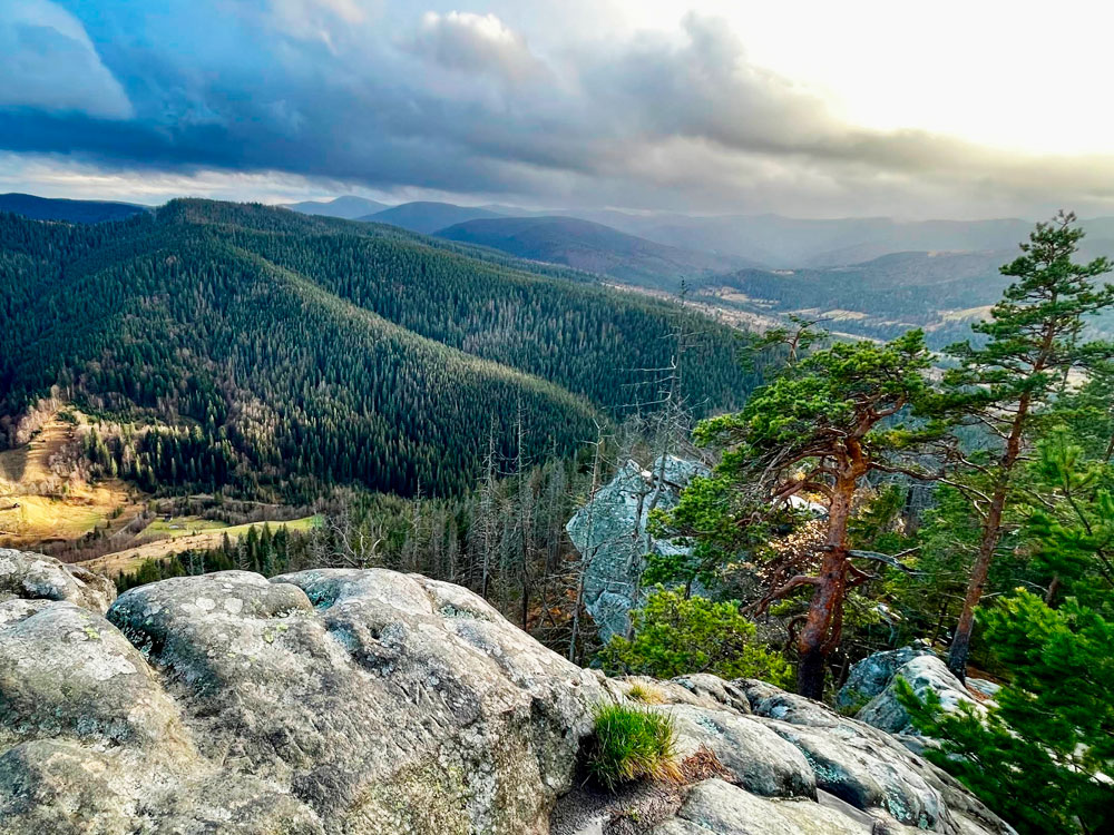 Гора (скеля) Костел Микуличин