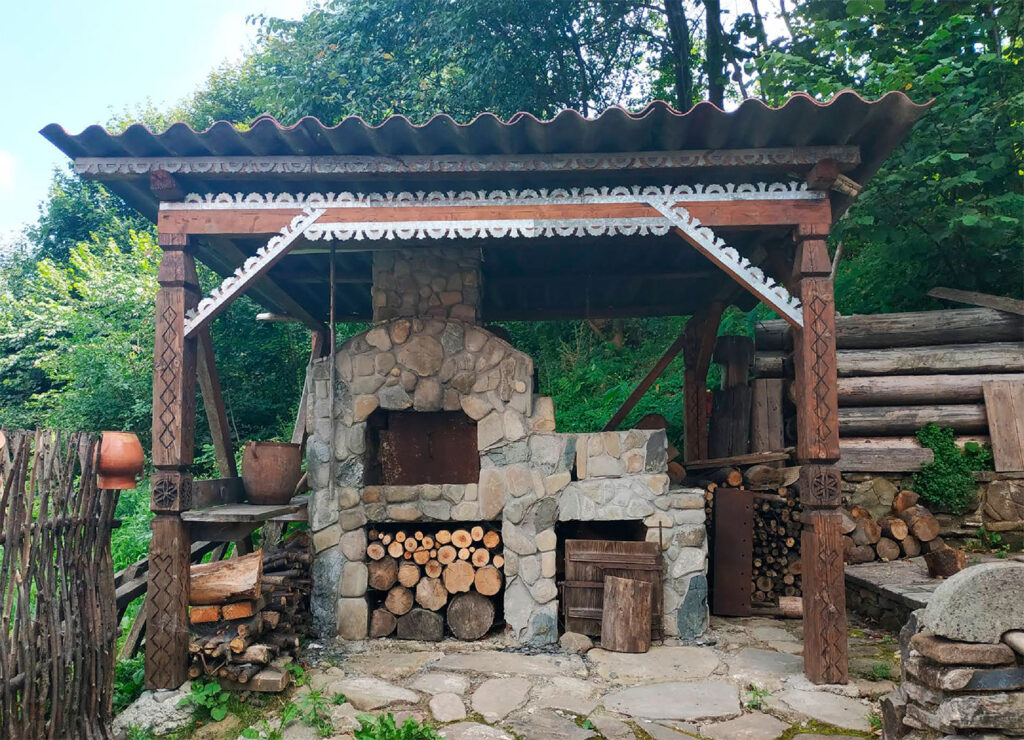 Музей звичаєвої символіки Гуцульщини Микуличин