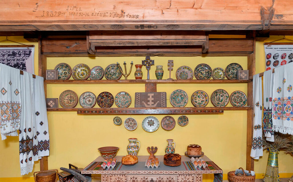 Музей звичаєвої символіки Гуцульщини Микуличин