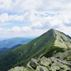 Гора Довбушанка