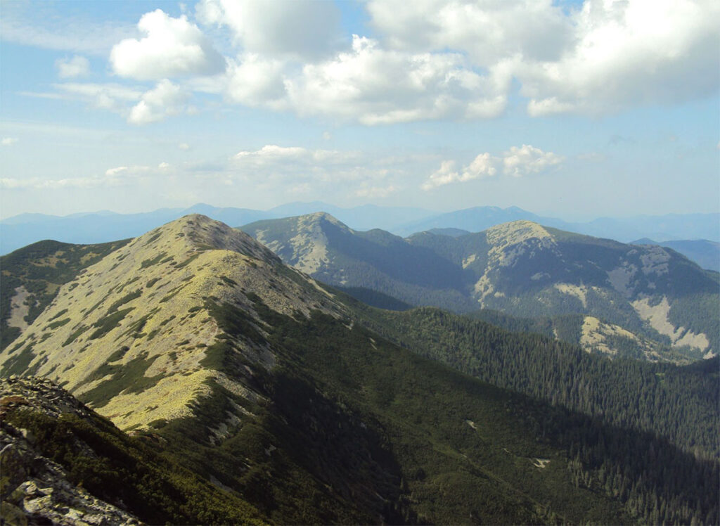 Гора Ведмежик 1737 м